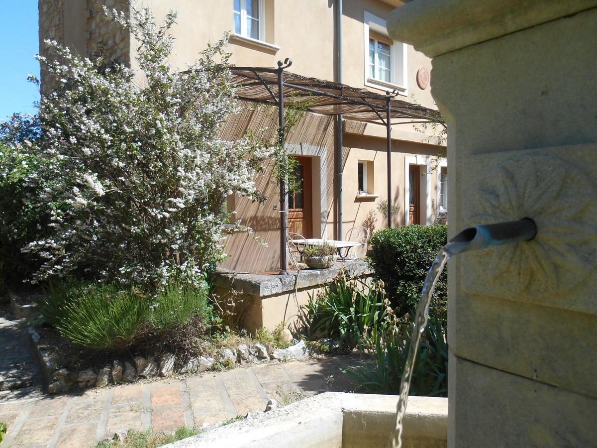 La Fénière Bed and Breakfast Vénéjan Exterior foto