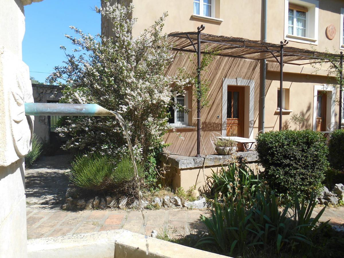 La Fénière Bed and Breakfast Vénéjan Exterior foto