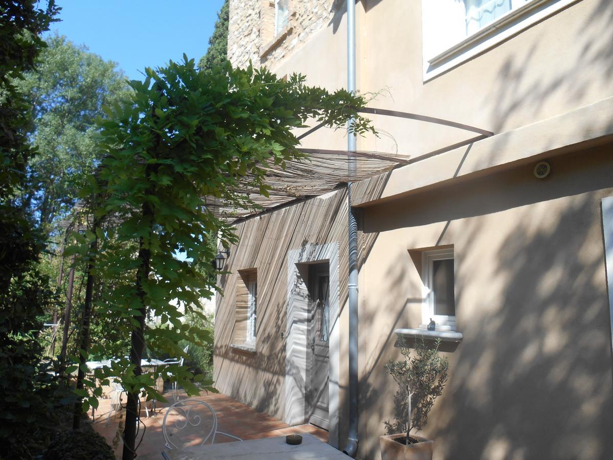 La Fénière Bed and Breakfast Vénéjan Exterior foto